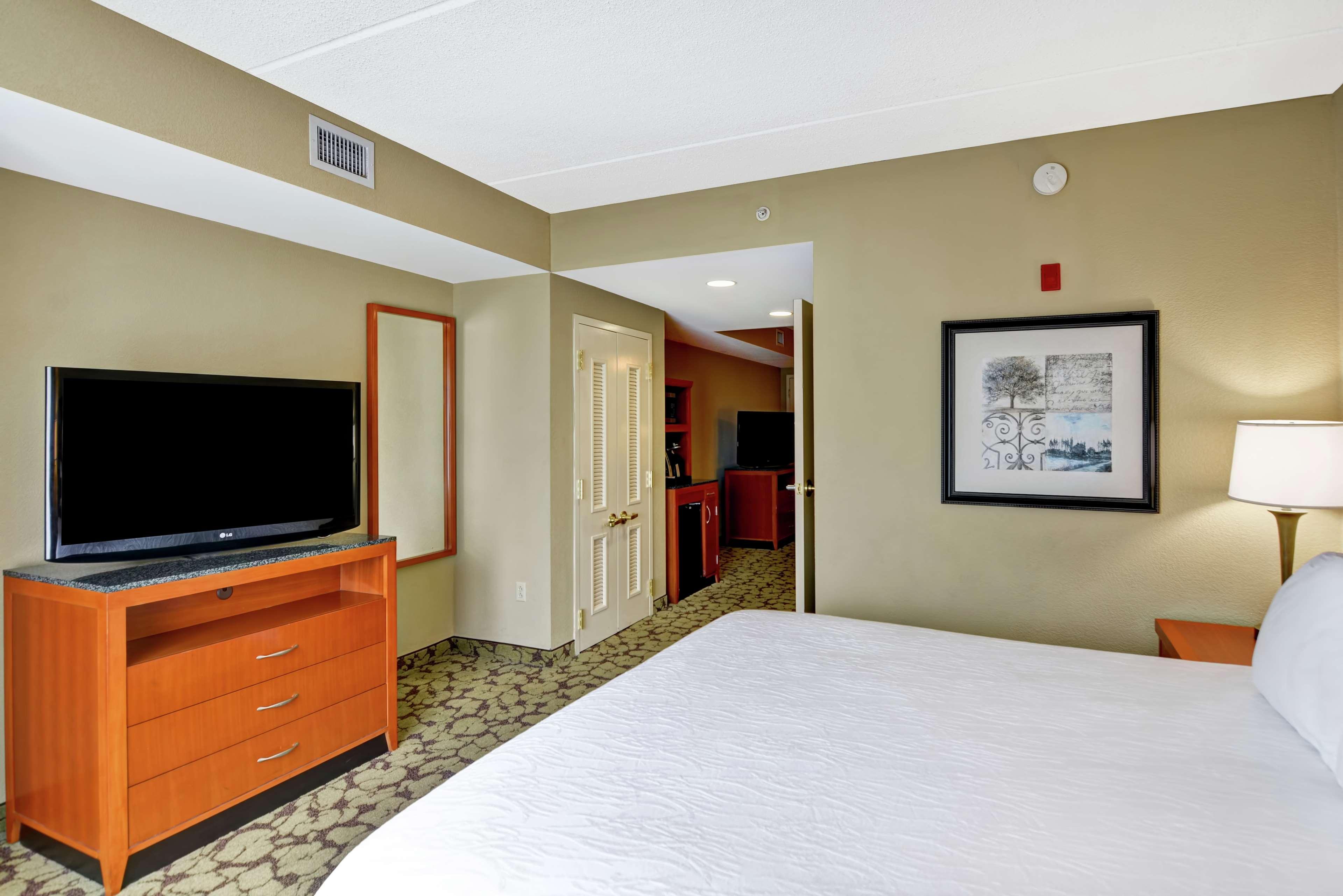 Hilton Garden Inn Хатисбург Екстериор снимка