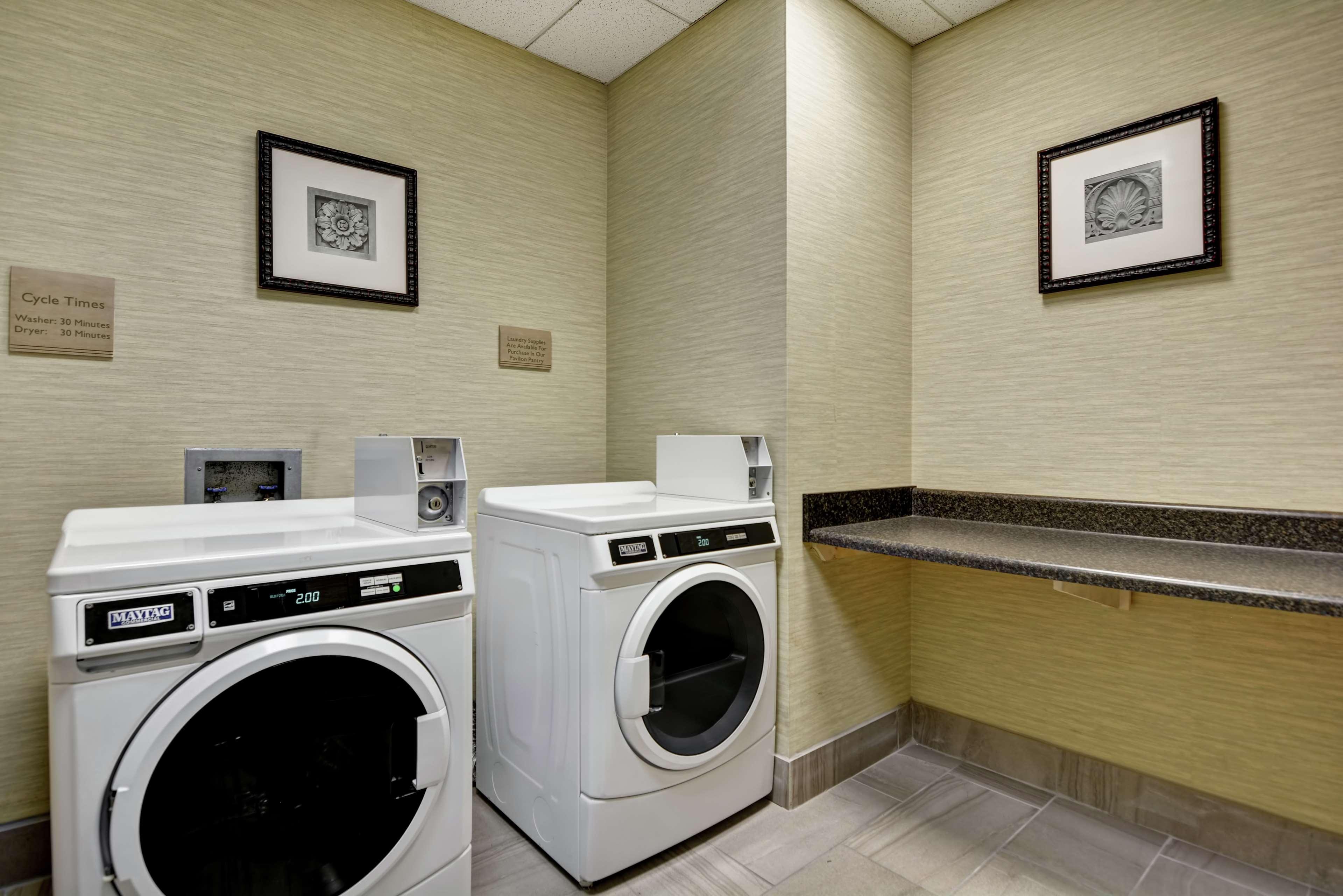 Hilton Garden Inn Хатисбург Екстериор снимка