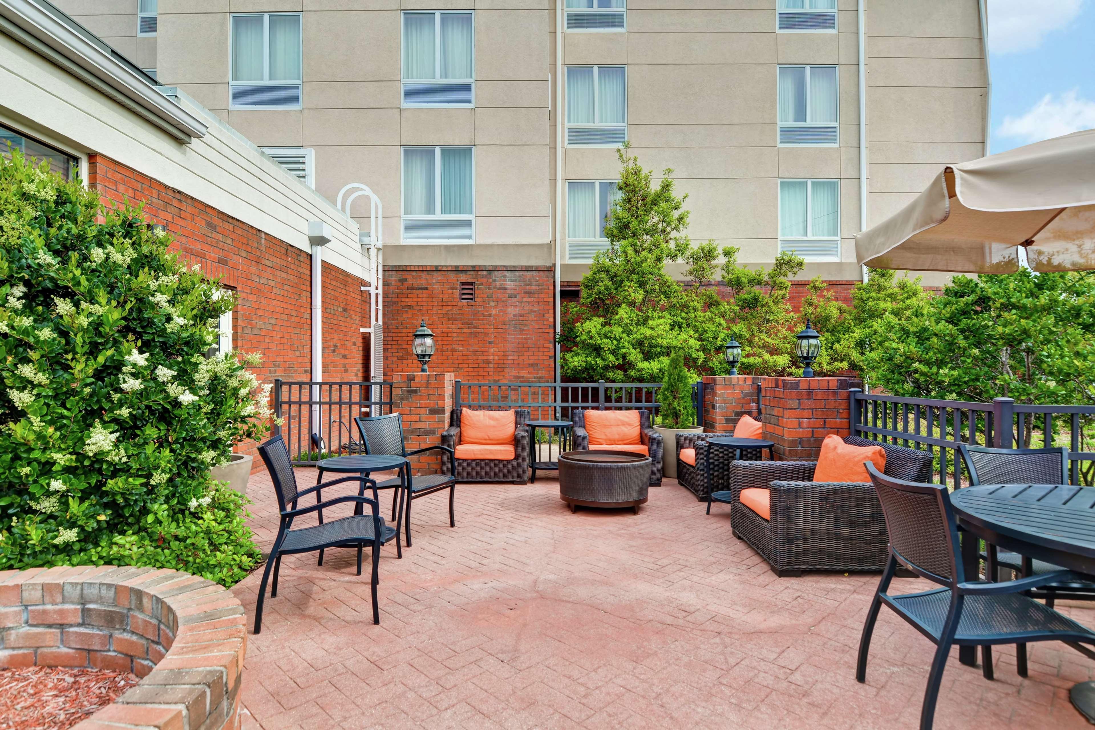 Hilton Garden Inn Хатисбург Екстериор снимка