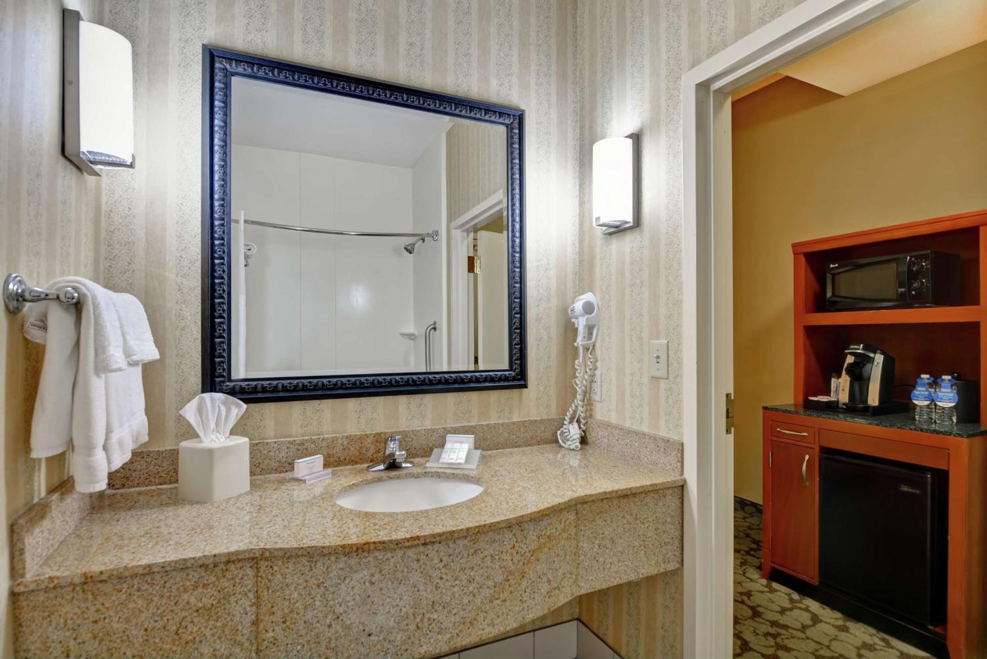 Hilton Garden Inn Хатисбург Екстериор снимка